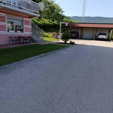 Daire Stan Na Dan - Lara Pale