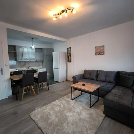 Stan Na Dan - Lara * Pale