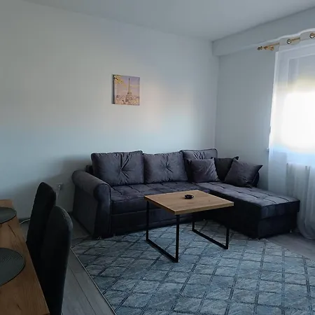 Stan Na Dan - Lara Pale